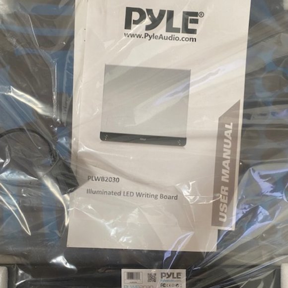 Pyle Erasable Desktop Illuminated LED Writing Board with Remote Control (NEW) - Picture 3 of 10